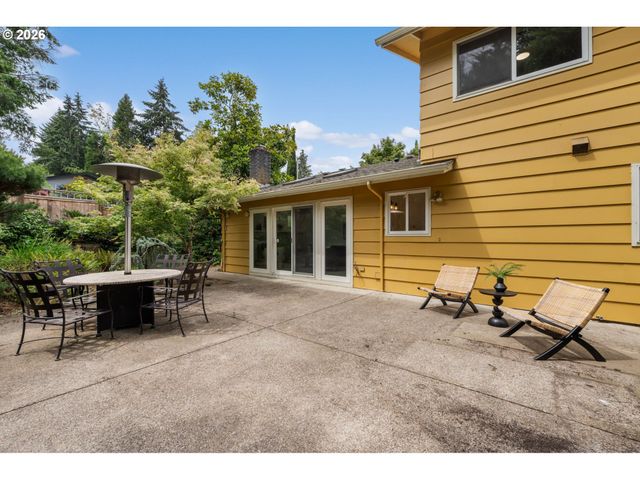 1995 GREINER St, Eugene, OR 97405