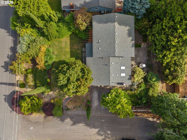 1995 GREINER St, Eugene, OR 97405