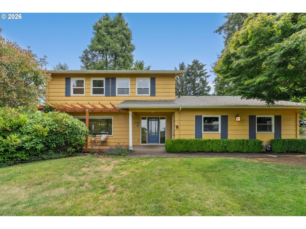 1995 GREINER St, Eugene, OR 97405
