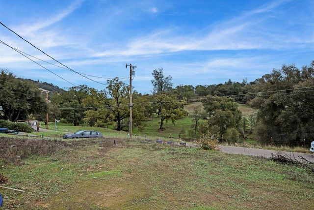 9 Raggio Rd, Jackson, CA 95642