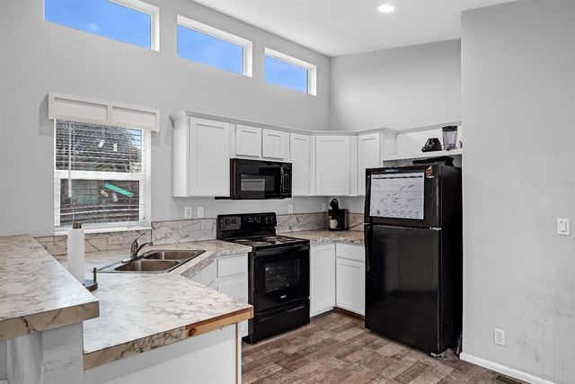 9 Raggio Rd, Jackson, CA 95642