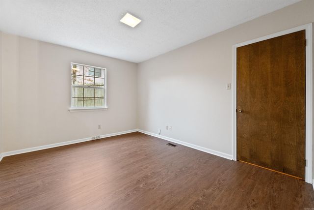 7 Dove Creek Circle, North Little Rock, AR 72116