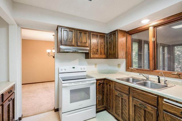 7585 Lanewood Lane N, Maple Grove, MN 55311