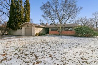 840 Auburn Court, Highland Park, IL 60035