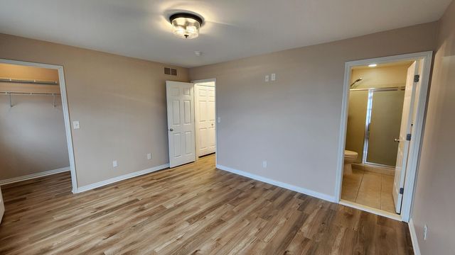 1545 Cass Lake Road 6, Keego Harbor, MI 48320
