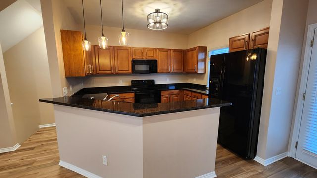 1545 Cass Lake Road 6, Keego Harbor, MI 48320