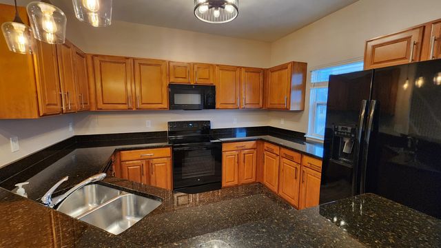 1545 Cass Lake Road 6, Keego Harbor, MI 48320