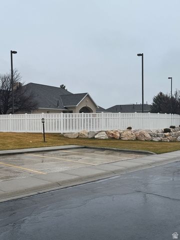 7237 S BRITTANY TOWN DR, West Jordan, UT 84084