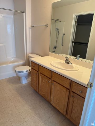 7237 S BRITTANY TOWN DR, West Jordan, UT 84084