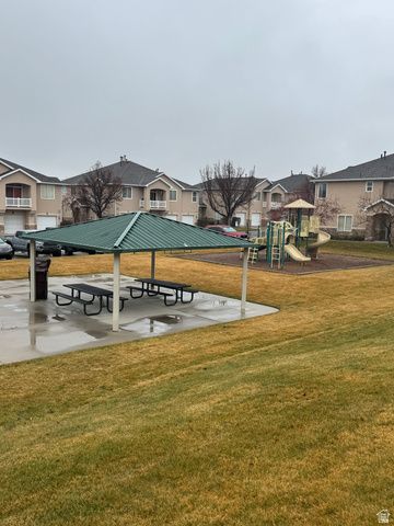 7237 S BRITTANY TOWN DR, West Jordan, UT 84084