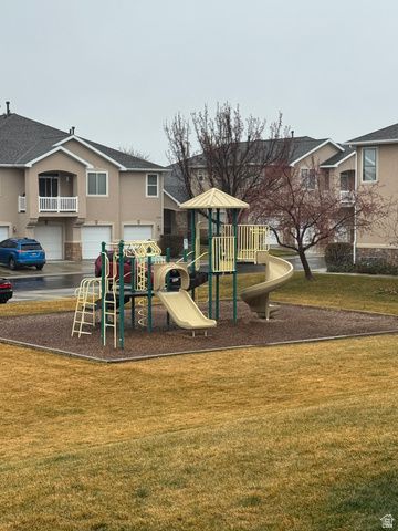 7237 S BRITTANY TOWN DR, West Jordan, UT 84084