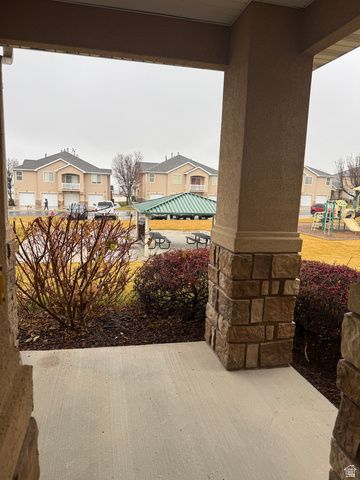 7237 S BRITTANY TOWN DR, West Jordan, UT 84084