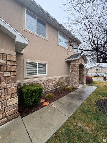 7237 S BRITTANY TOWN DR, West Jordan, UT 84084