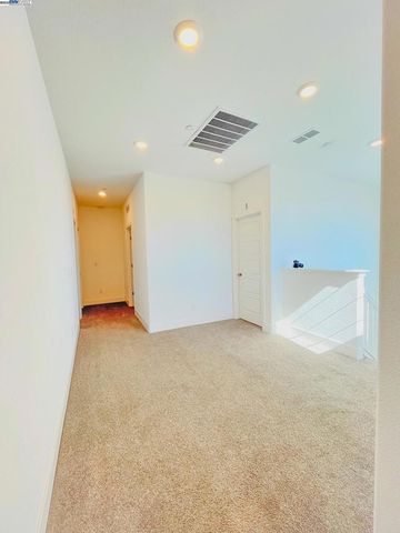 2409 Explorador Dr, Merced, CA 95340