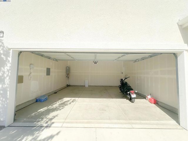 2409 Explorador Dr, Merced, CA 95340