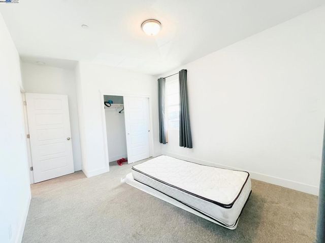 2409 Explorador Dr, Merced, CA 95340