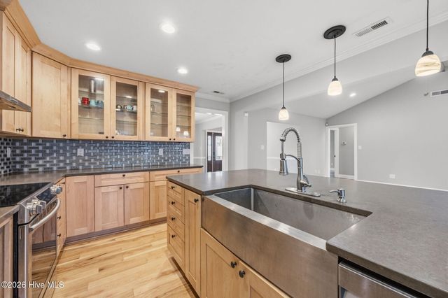 594 Whitestocking Road, Burgaw, NC 28425