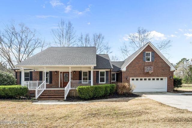 594 Whitestocking Road, Burgaw, NC 28425