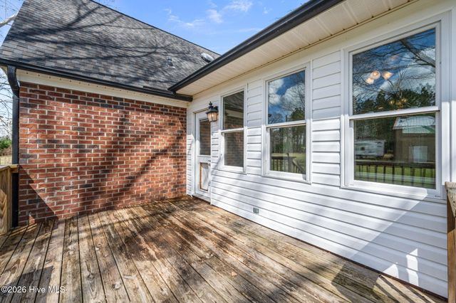 594 Whitestocking Road, Burgaw, NC 28425