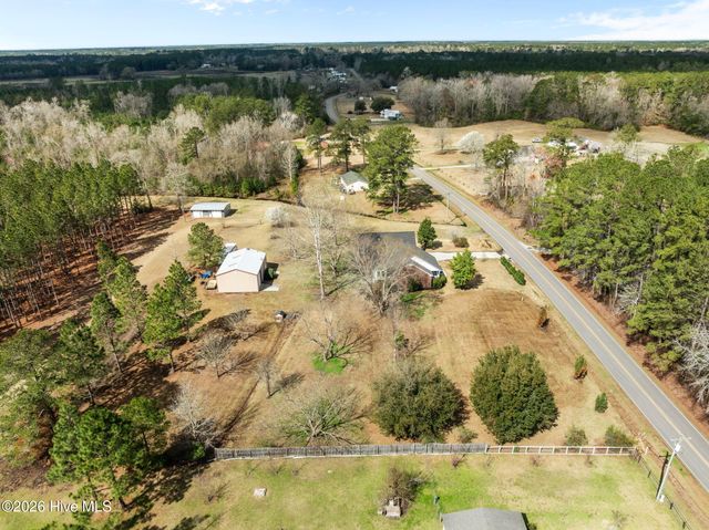 594 Whitestocking Road, Burgaw, NC 28425