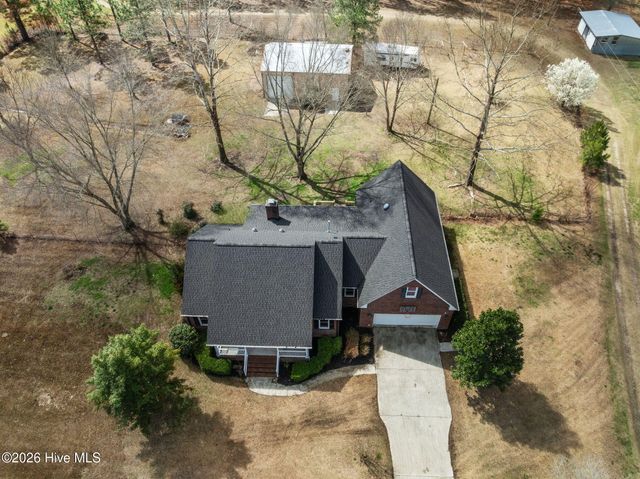 594 Whitestocking Road, Burgaw, NC 28425