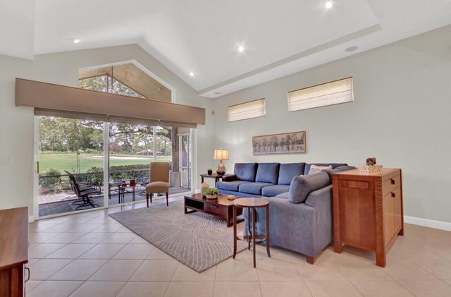 7064 Torrey Pines Circle, Port St. Lucie, FL 34986