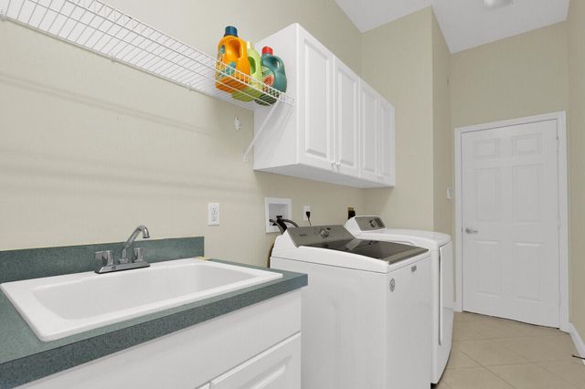 7064 Torrey Pines Circle, Port St. Lucie, FL 34986