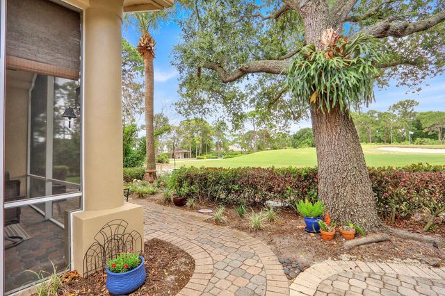 7064 Torrey Pines Circle, Port St. Lucie, FL 34986