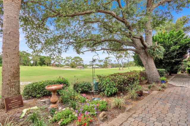 7064 Torrey Pines Circle, Port St. Lucie, FL 34986