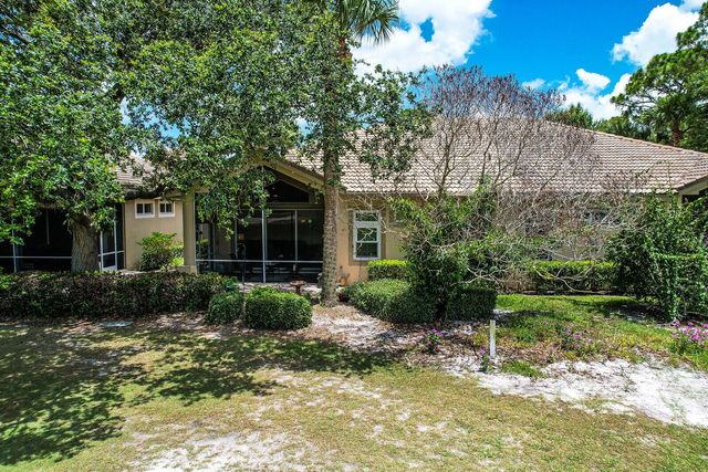7064 Torrey Pines Circle, Port St. Lucie, FL 34986