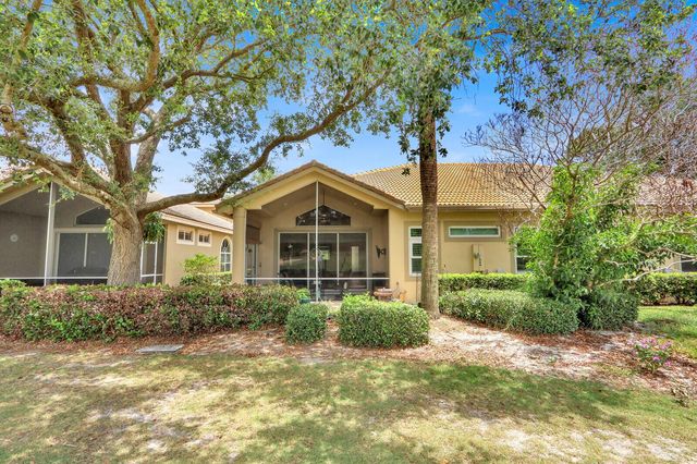 7064 Torrey Pines Circle, Port St. Lucie, FL 34986