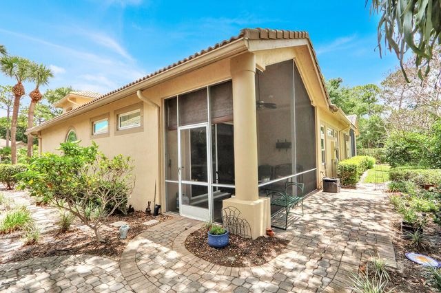 7064 Torrey Pines Circle, Port St. Lucie, FL 34986