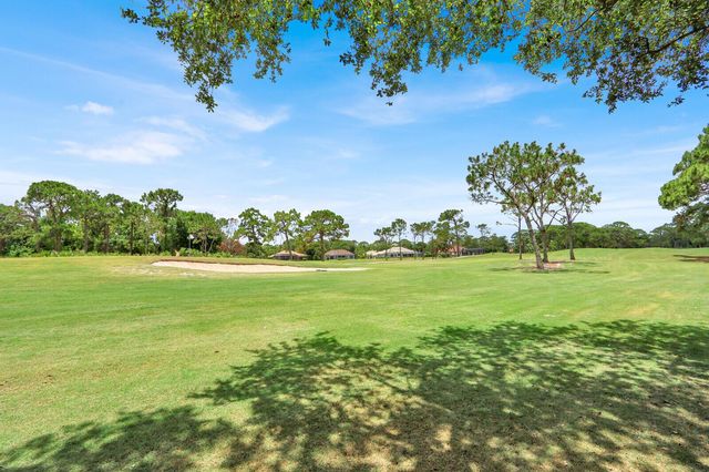 7064 Torrey Pines Circle, Port St. Lucie, FL 34986