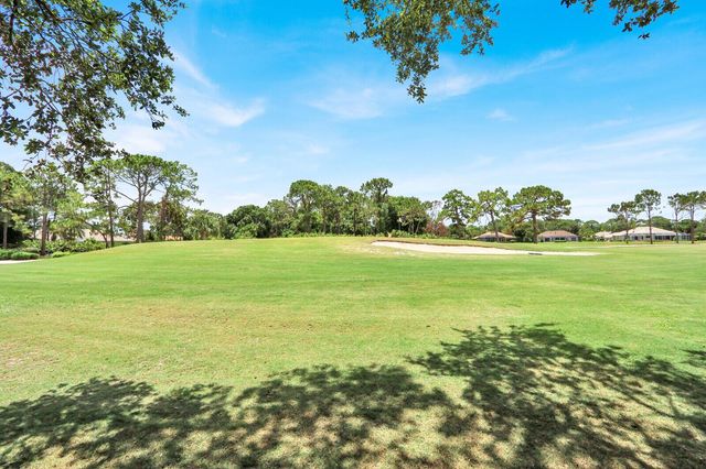 7064 Torrey Pines Circle, Port St. Lucie, FL 34986