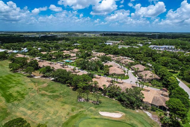 7064 Torrey Pines Circle, Port St. Lucie, FL 34986