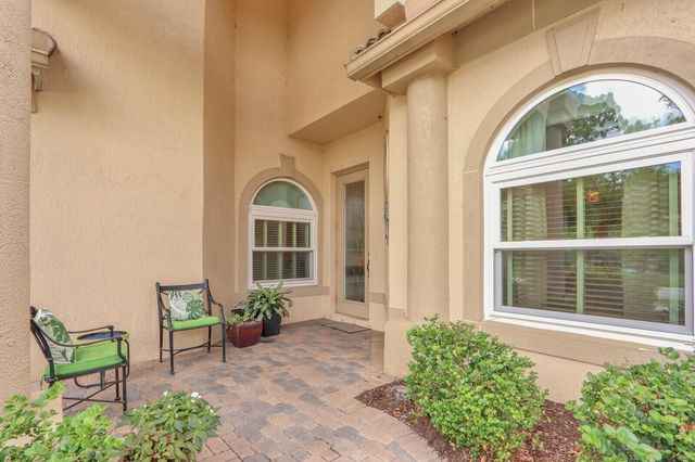 7064 Torrey Pines Circle, Port St. Lucie, FL 34986