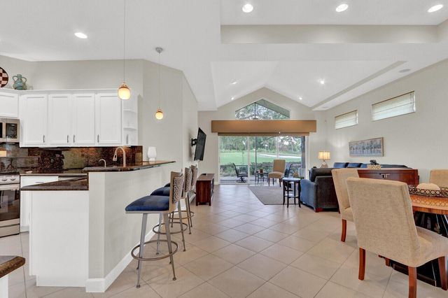 7064 Torrey Pines Circle, Port St. Lucie, FL 34986
