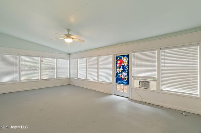 324 Emerson Drive, Hattiesburg, MS 39401