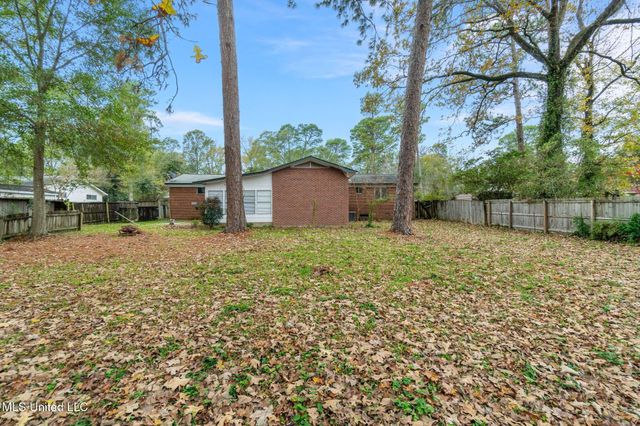 324 Emerson Drive, Hattiesburg, MS 39401