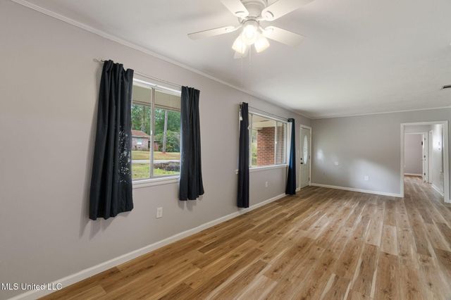 324 Emerson Drive, Hattiesburg, MS 39401