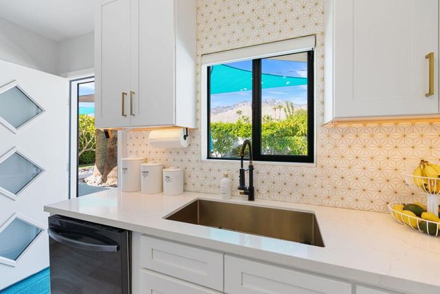 2227 Paseo Roseta, Palm Springs, CA 92262