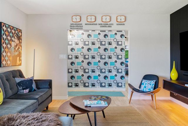 2227 Paseo Roseta, Palm Springs, CA 92262