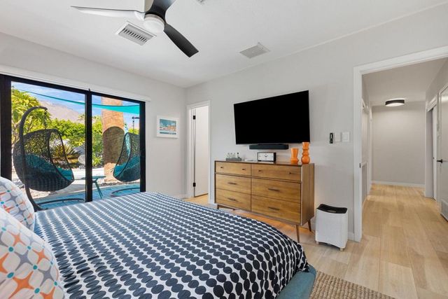 2227 Paseo Roseta, Palm Springs, CA 92262