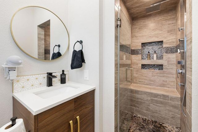 2227 Paseo Roseta, Palm Springs, CA 92262