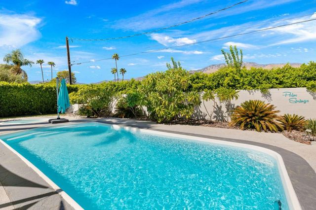 2227 Paseo Roseta, Palm Springs, CA 92262