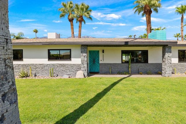 2227 Paseo Roseta, Palm Springs, CA 92262