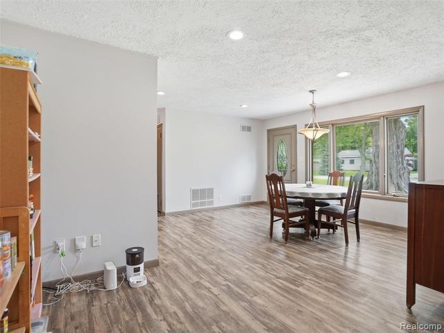 37843 Emery Street, Clinton Township, MI 48036