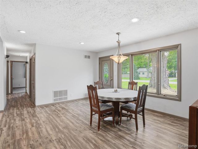 37843 Emery Street, Clinton Township, MI 48036