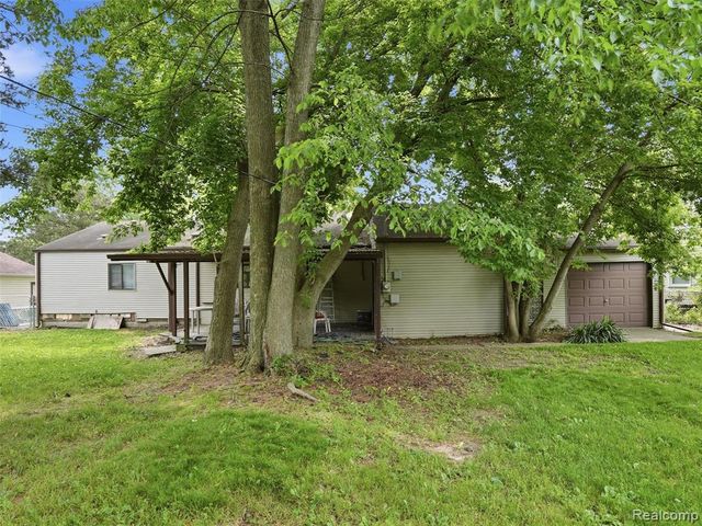 37843 Emery Street, Clinton Township, MI 48036