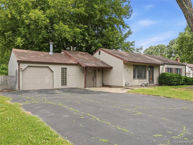 37843 Emery Street, Clinton Township, MI 48036
